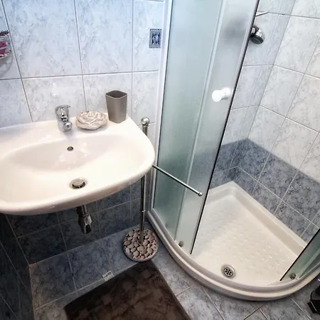 아파트 Nevija 로비니